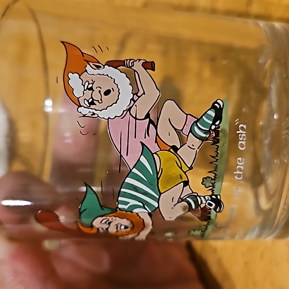 Celtic Glass Company LTD Irish Leprechauns Illustrated Whiskey/Rocks Glasses Set - Picture 4 of 10